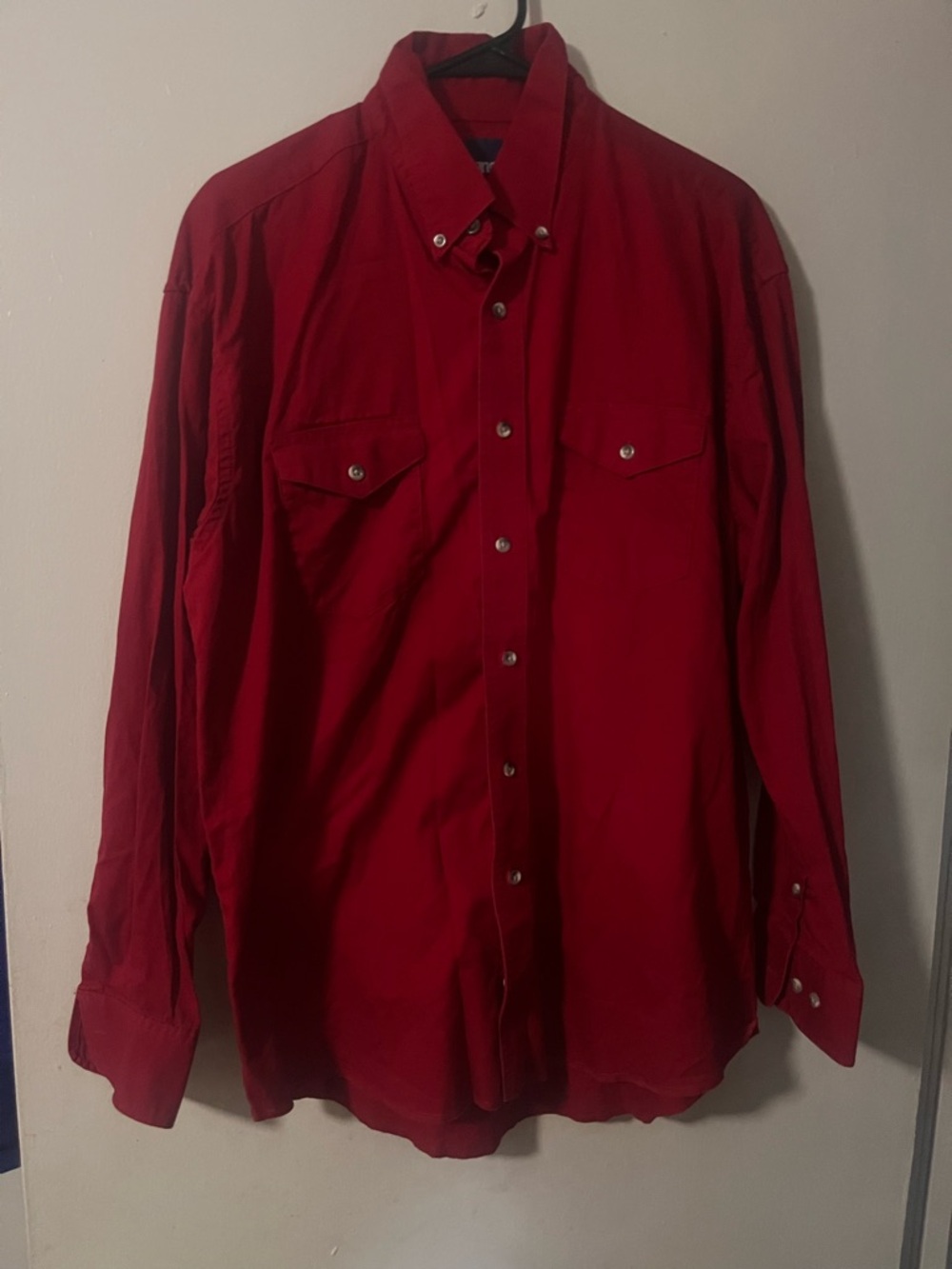 Wrangler Men's Classic Button-Down Shirt in Red